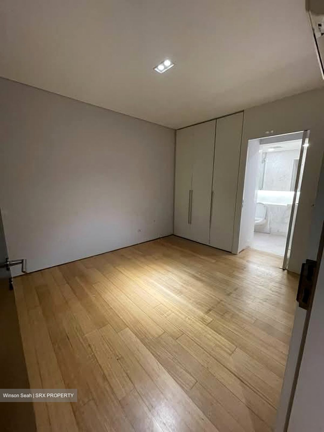 Illoura (D10), Terrace #564023571